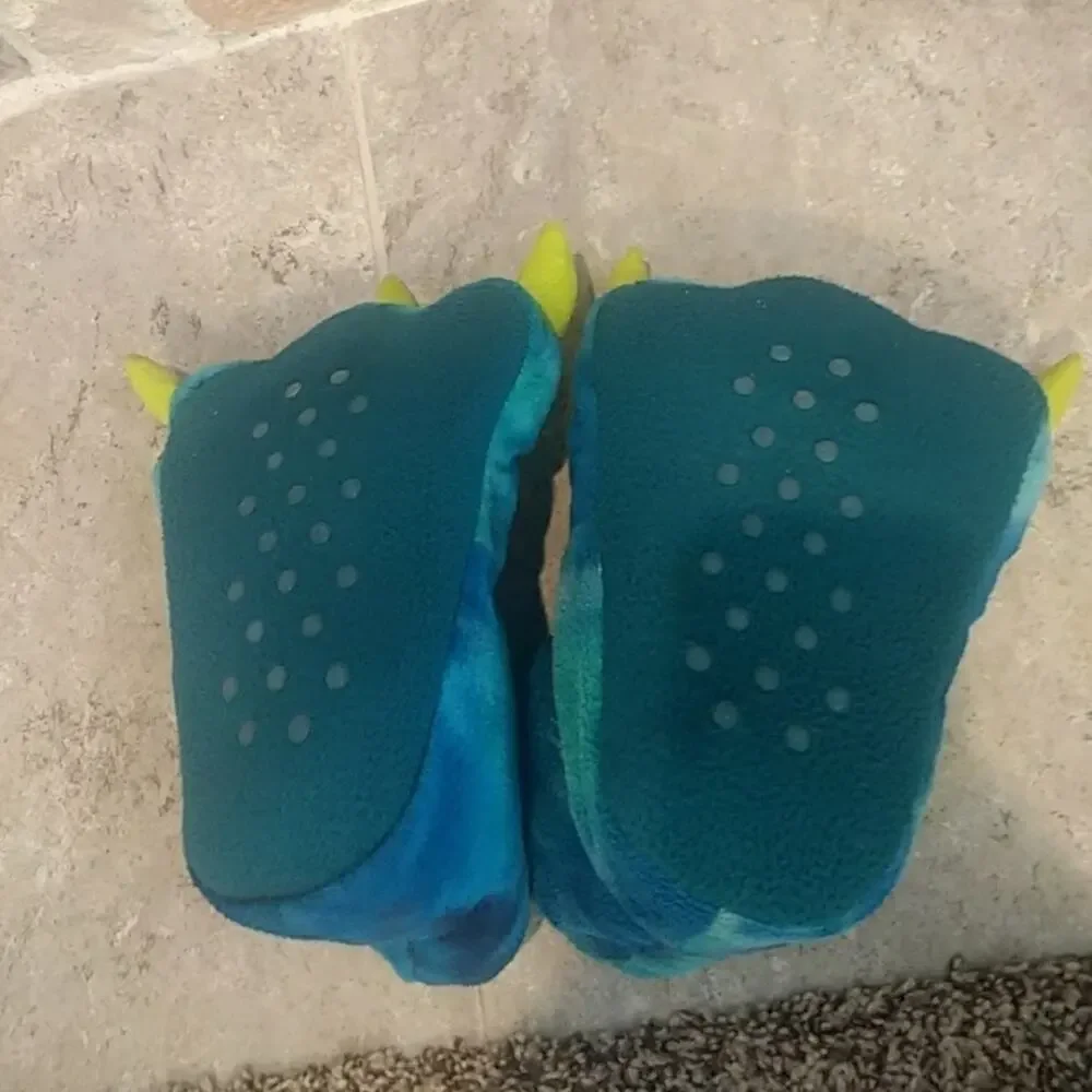 Monster Slippers Blue & Green Cozy & Warm Sz. M/L(9-12)